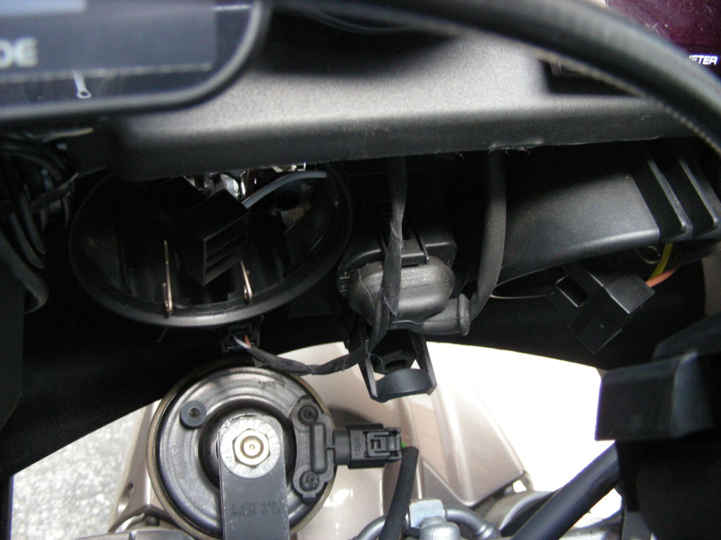 absolute HID ヘッドライト by BMW F800ST